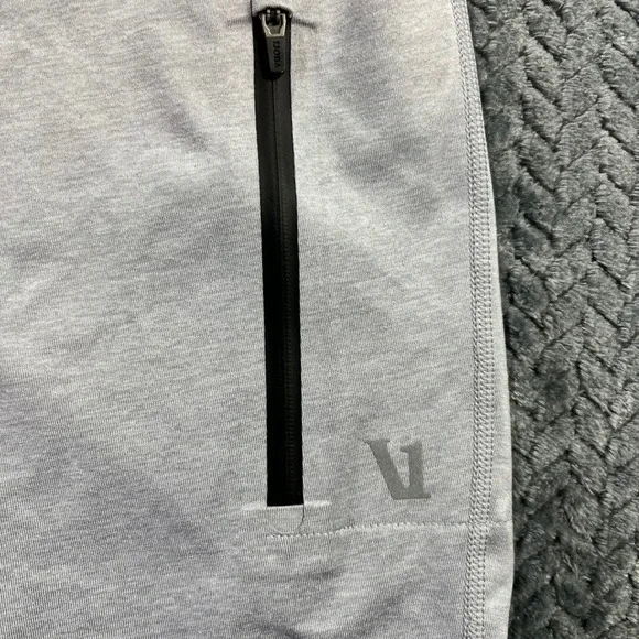 Vuori Mens Light Gray Performance Athletic Shorts Zipper Pockets Size XL
